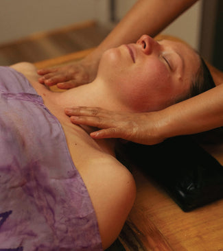 Shanti - Abhyanga + Shirodhara